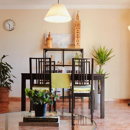 El Apartamento De Trini Sevilla Bagian luar foto
