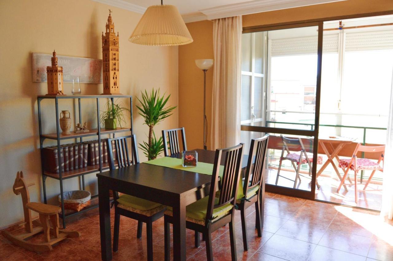 El Apartamento De Trini Sevilla Bagian luar foto