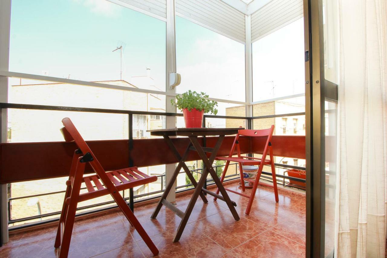 El Apartamento De Trini Sevilla Bagian luar foto