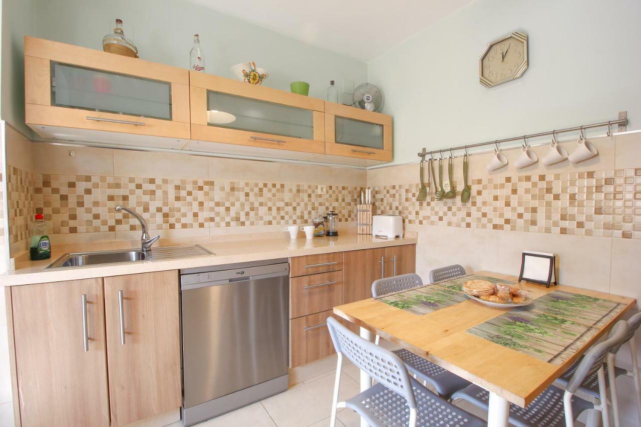 El Apartamento De Trini Sevilla Bagian luar foto