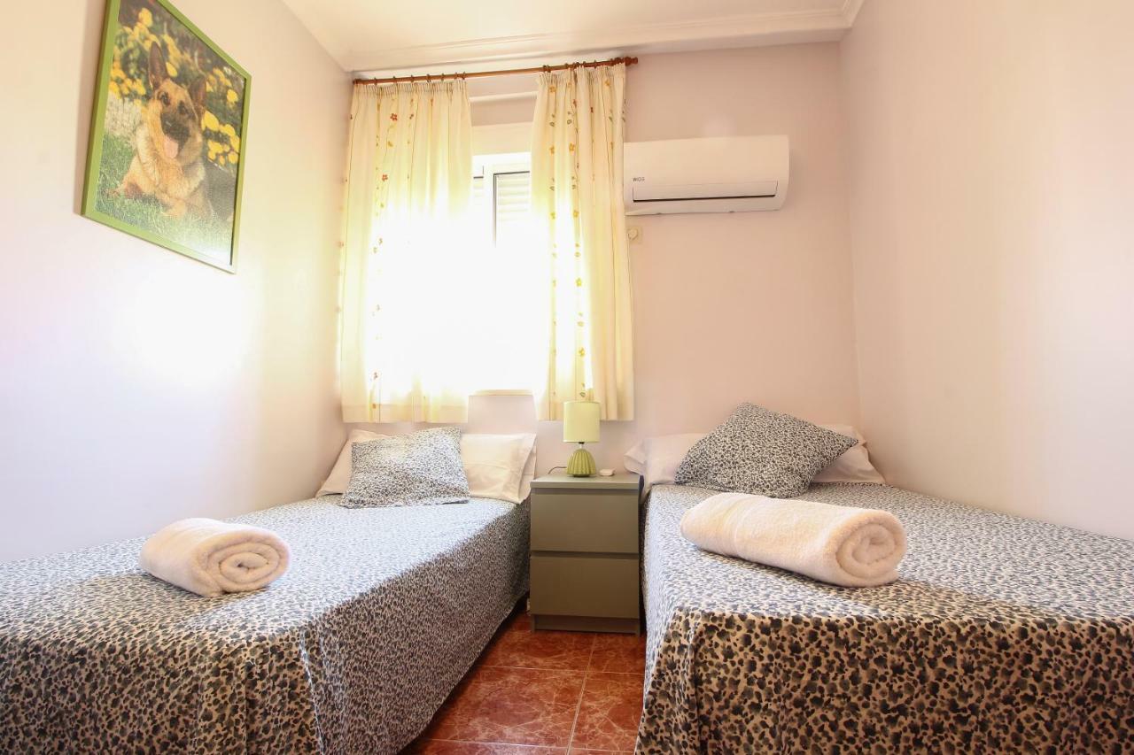 El Apartamento De Trini Sevilla Bagian luar foto