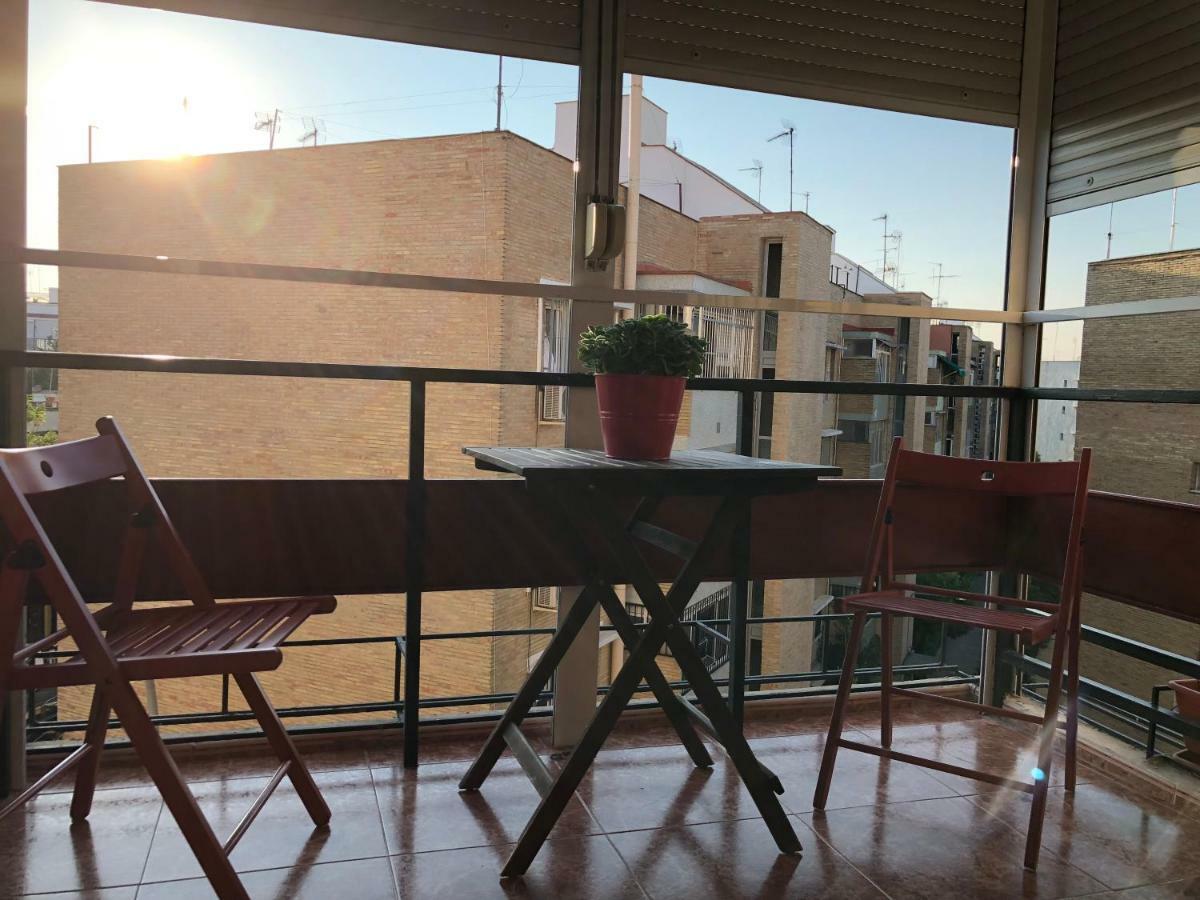 El Apartamento De Trini Sevilla Bagian luar foto