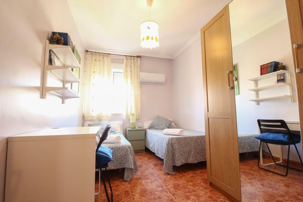 El Apartamento De Trini Sevilla Bagian luar foto