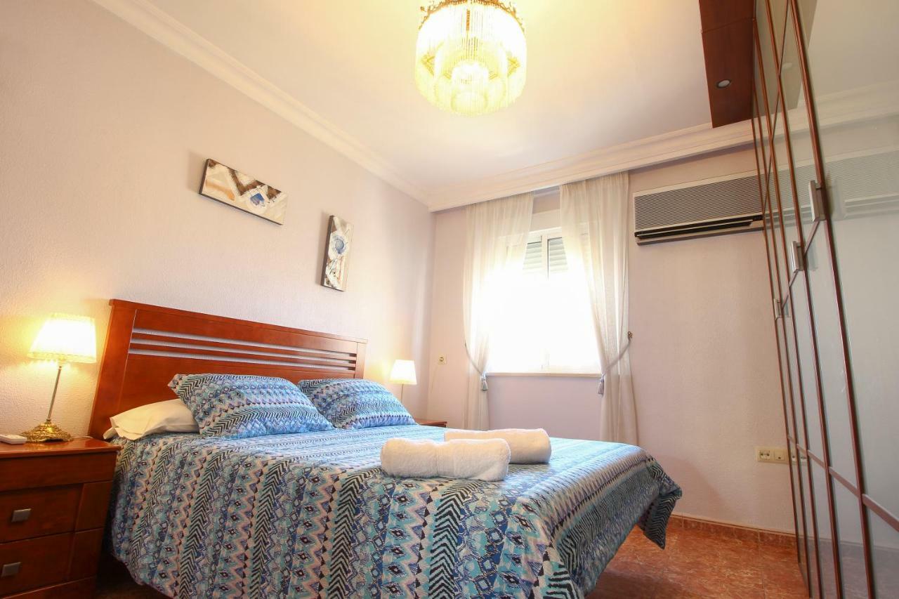 El Apartamento De Trini Sevilla Bagian luar foto