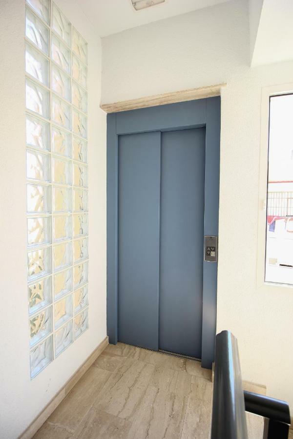 El Apartamento De Trini Sevilla Bagian luar foto